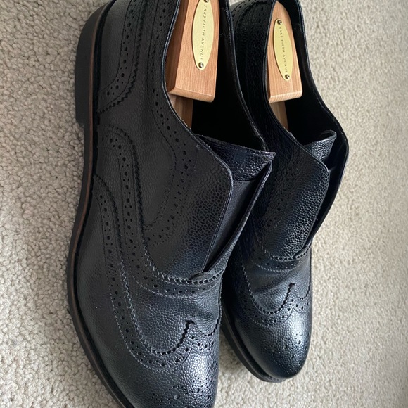 Doucal\'s Black Textured Leather Wingtip Slip-Ons main image 6